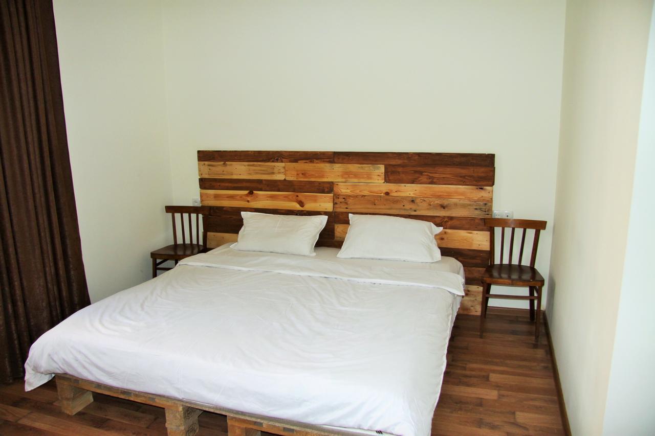 Shat Lav Hostel Erevan Esterno foto