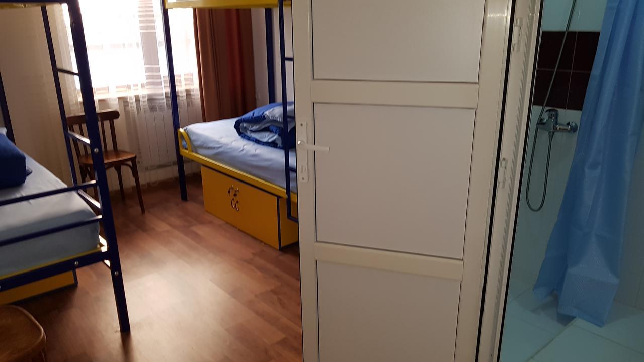 Shat Lav Hostel Erevan Esterno foto