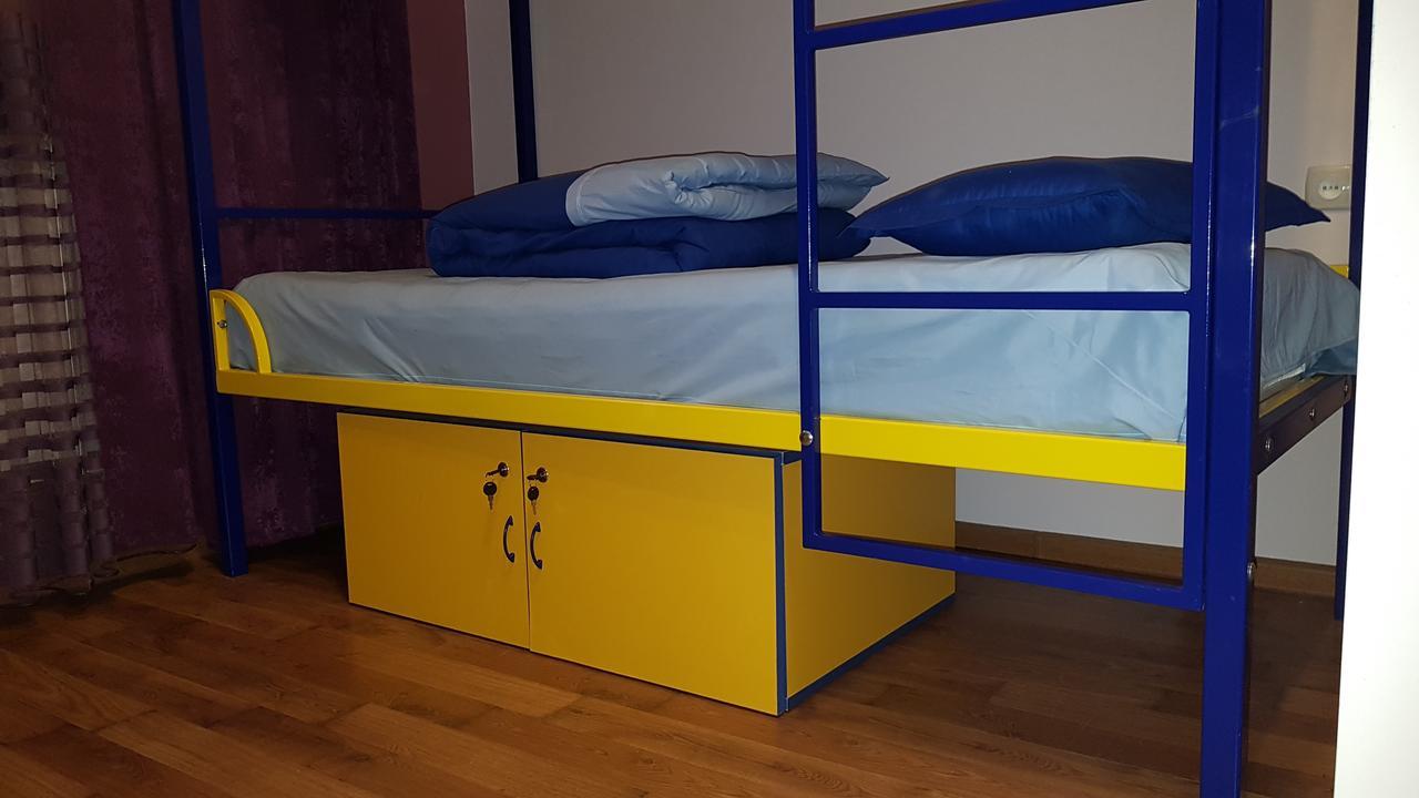 Shat Lav Hostel Erevan Esterno foto