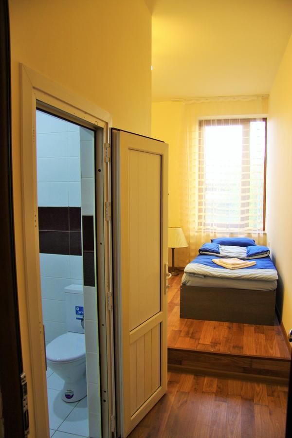 Shat Lav Hostel Erevan Esterno foto
