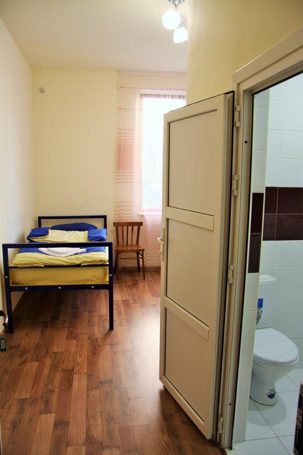 Shat Lav Hostel Erevan Esterno foto
