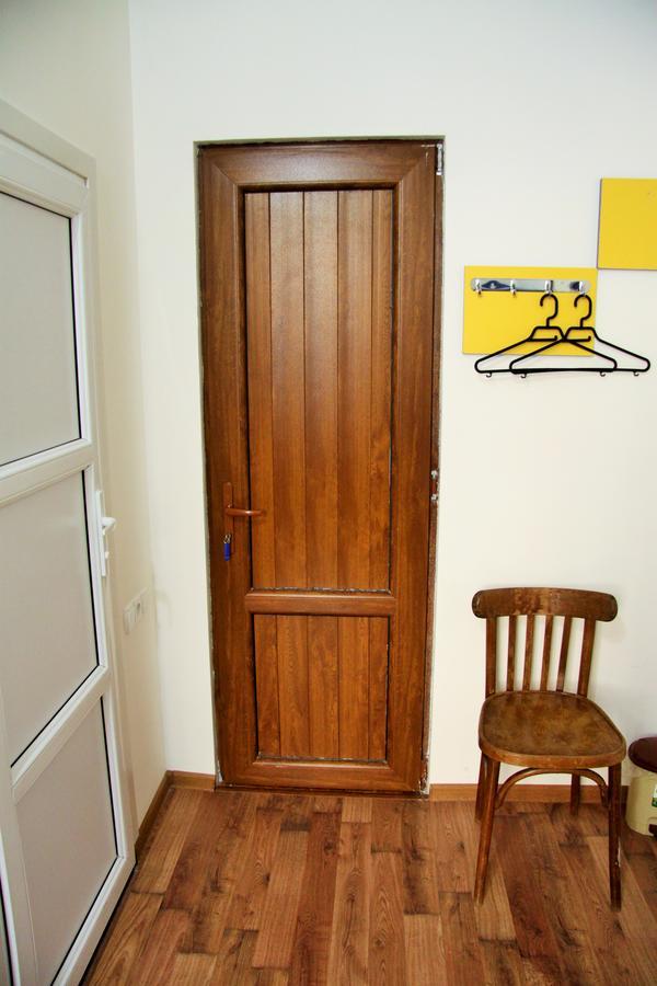 Shat Lav Hostel Erevan Esterno foto