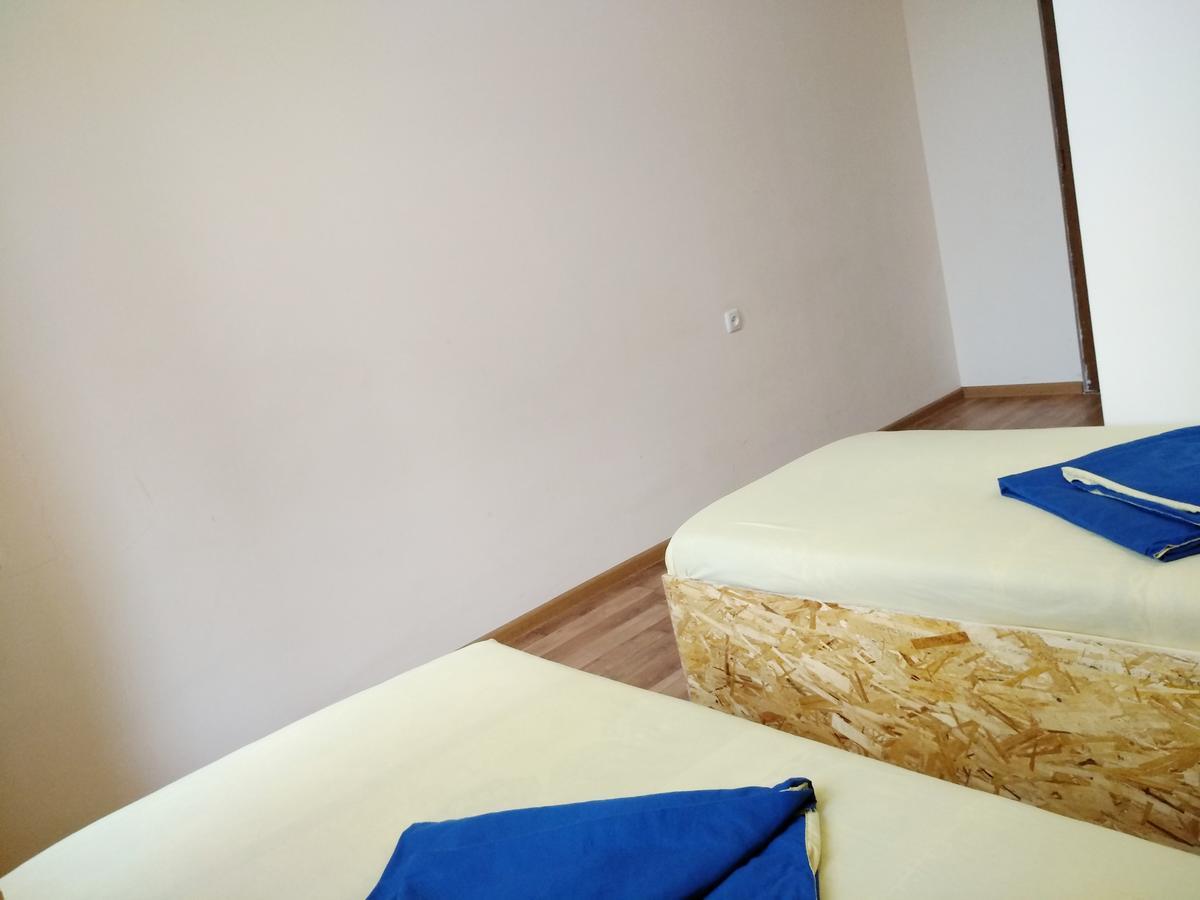 Shat Lav Hostel Erevan Esterno foto