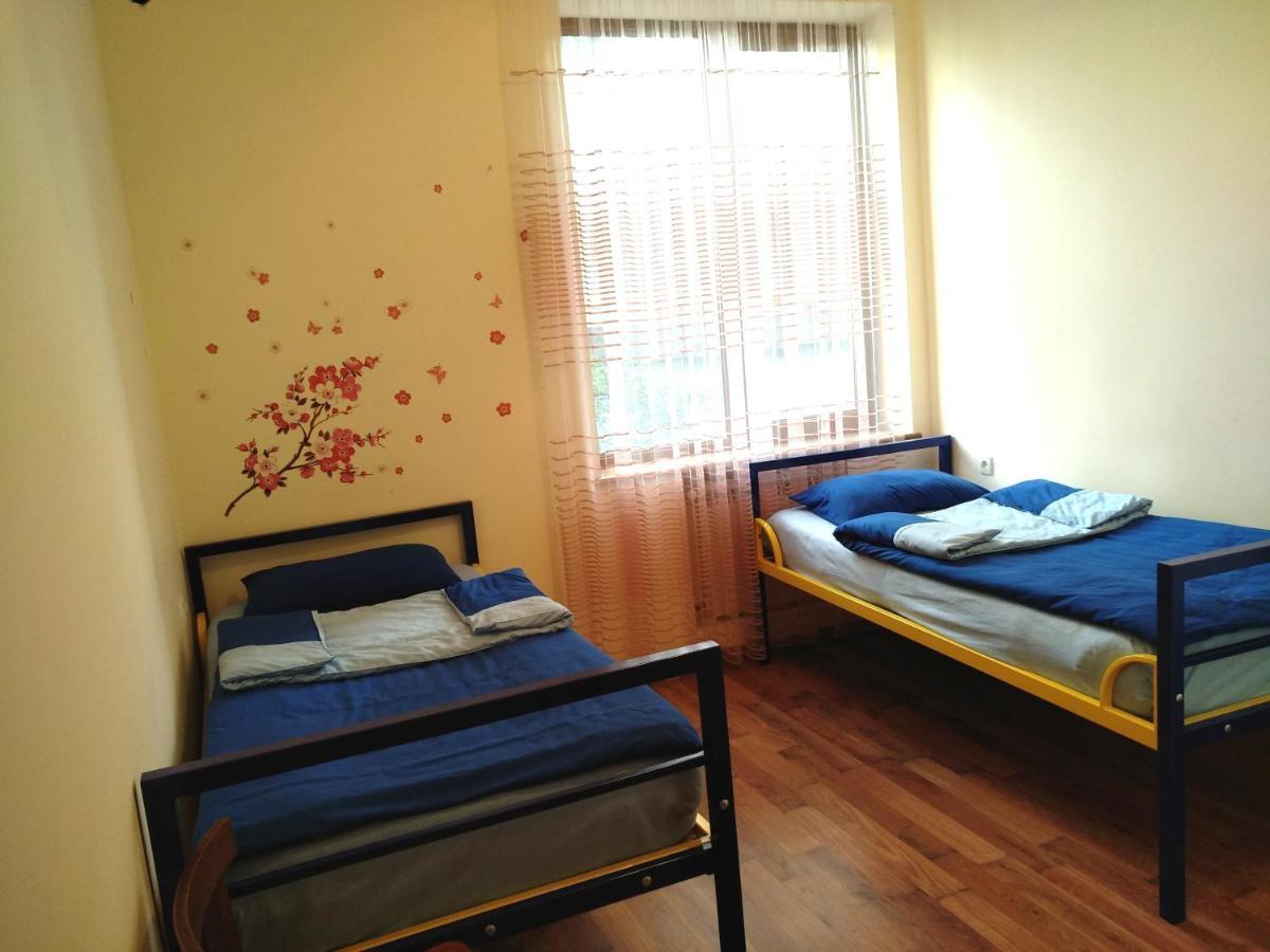 Shat Lav Hostel Erevan Esterno foto